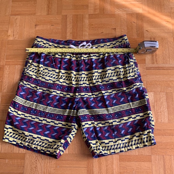 Maroon yellow and blue soft cotton shorts size medium waist 32 - Picture 3 of 4